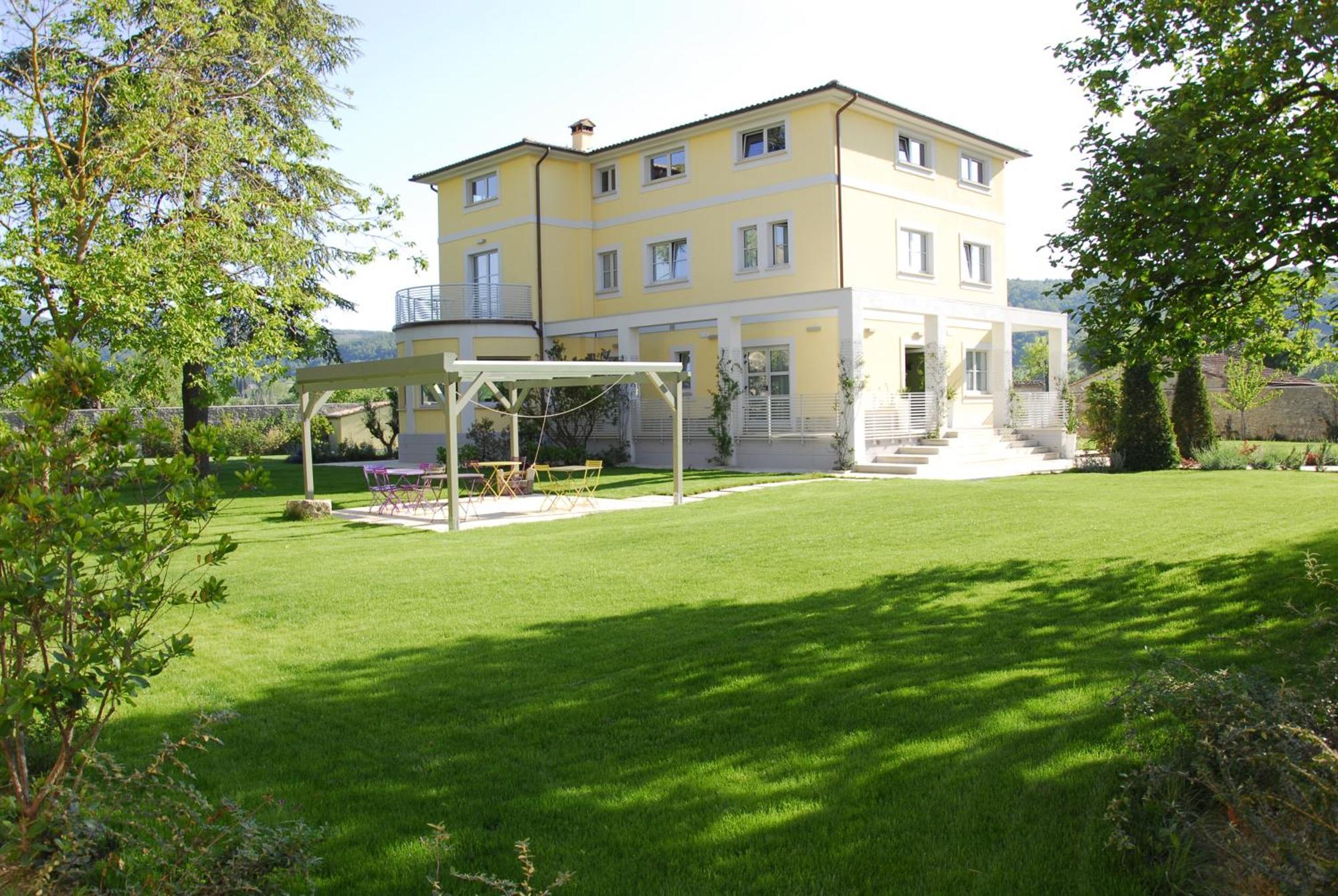 Ai Lecci In Centro Hotel Sarteano Luaran gambar